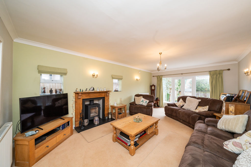 Lounge- click for photo gallery